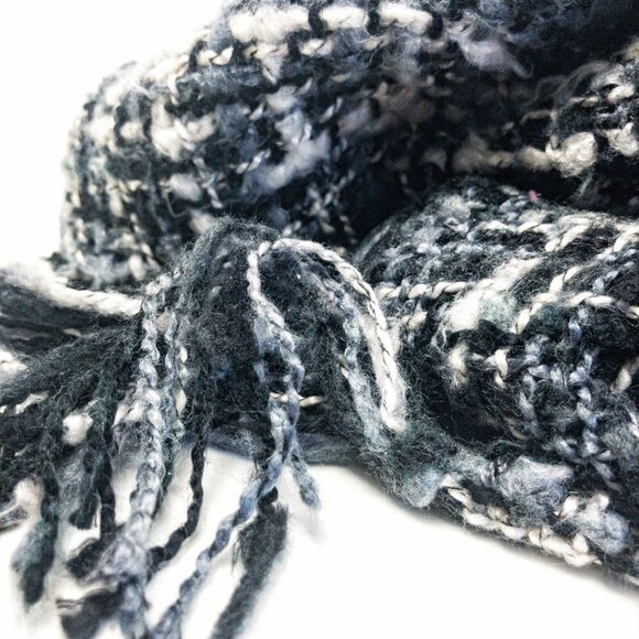 Black & White Boucle Knit Ruana Poncho Wrap OS - Picture 10 of 10